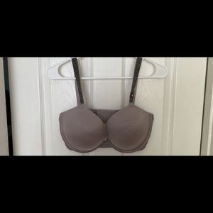 BRAND NEW WITH TAGS VS bra size 34DDD